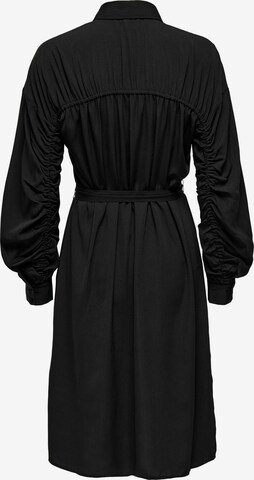 ONLY Платье-рубашка 'Carlotta' в Черный