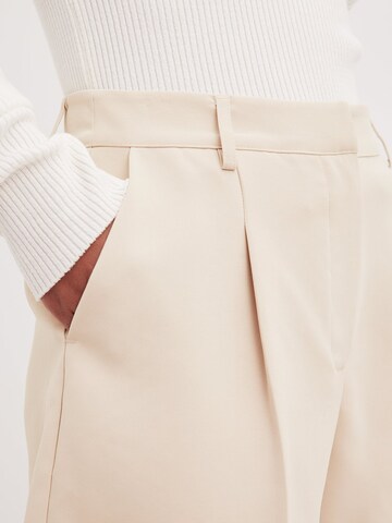 NA-KD Regular Shorts in Beige