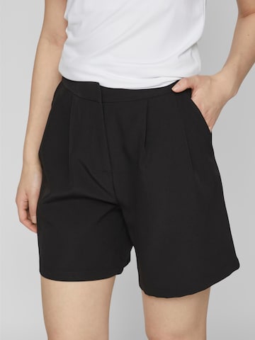 VILA Regular Shorts 'KAMMA' in Schwarz