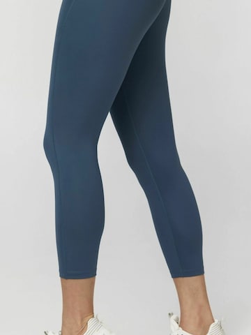 Girlfriend Collective Regular Housut ' Compressive ' värissä sininen