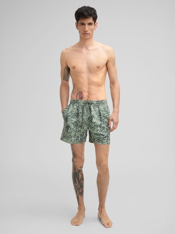 Regular Pantalon 'Lago' STRELLSON en vert