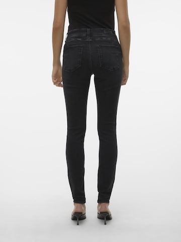 Skinny Jeans 'Embrace' de la VERO MODA pe negru