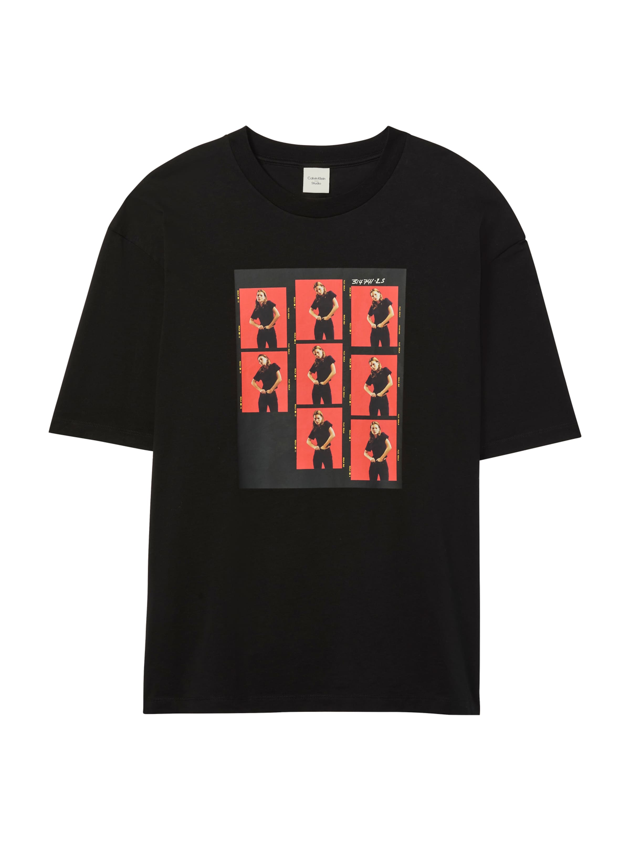 Calvin Klein Póló 'Outtakes' - fekete: elől