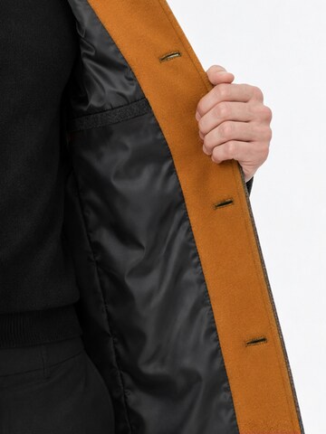 ALLTHEMEN Winter Coat 'Farbkante' in Black
