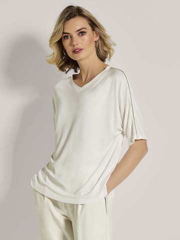 MADELEINE Shirt in Weiß: Vorderseite