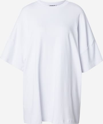 Noisy may Dress in White: front