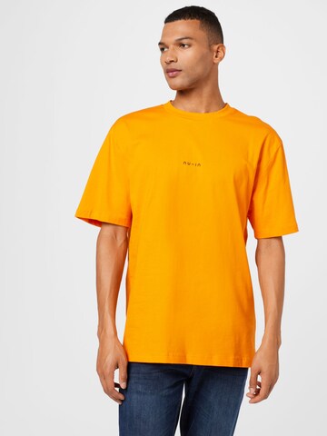 NU-IN - Camisa 'Judgement' em laranja: frente