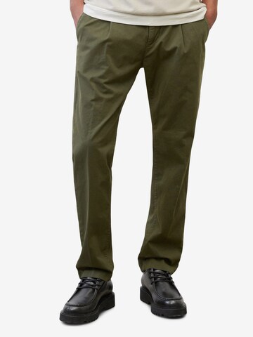 Marc O'Polo Regular Pleat-Front Pants in Green: front