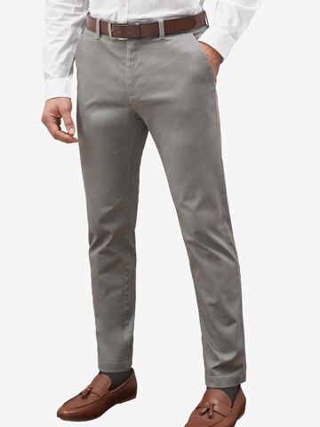 Slimfit Pantaloni chino di Next in grigio: frontale