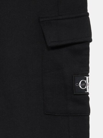 Calvin Klein Tapered Hose 'Badge' in Schwarz