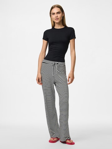 Loosefit Pantalon 'PCLAYA' PIECES en noir