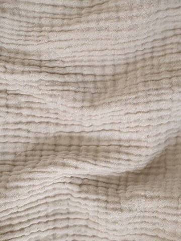 Barine Blankets 'Cocoon' in Beige