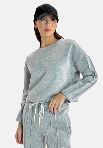 Regular Survêtement Elara en gris
