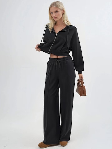 Busem - Regular Calças em preto