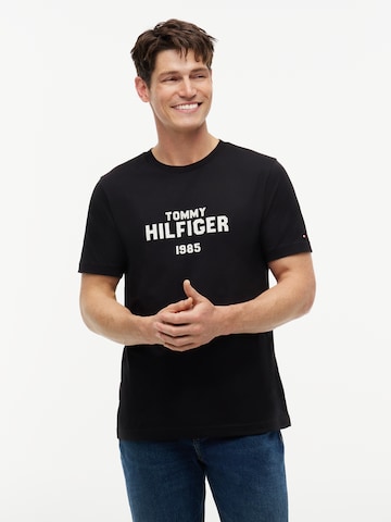 TOMMY HILFIGER Футболка 'Brand Love' в Черный: спереди