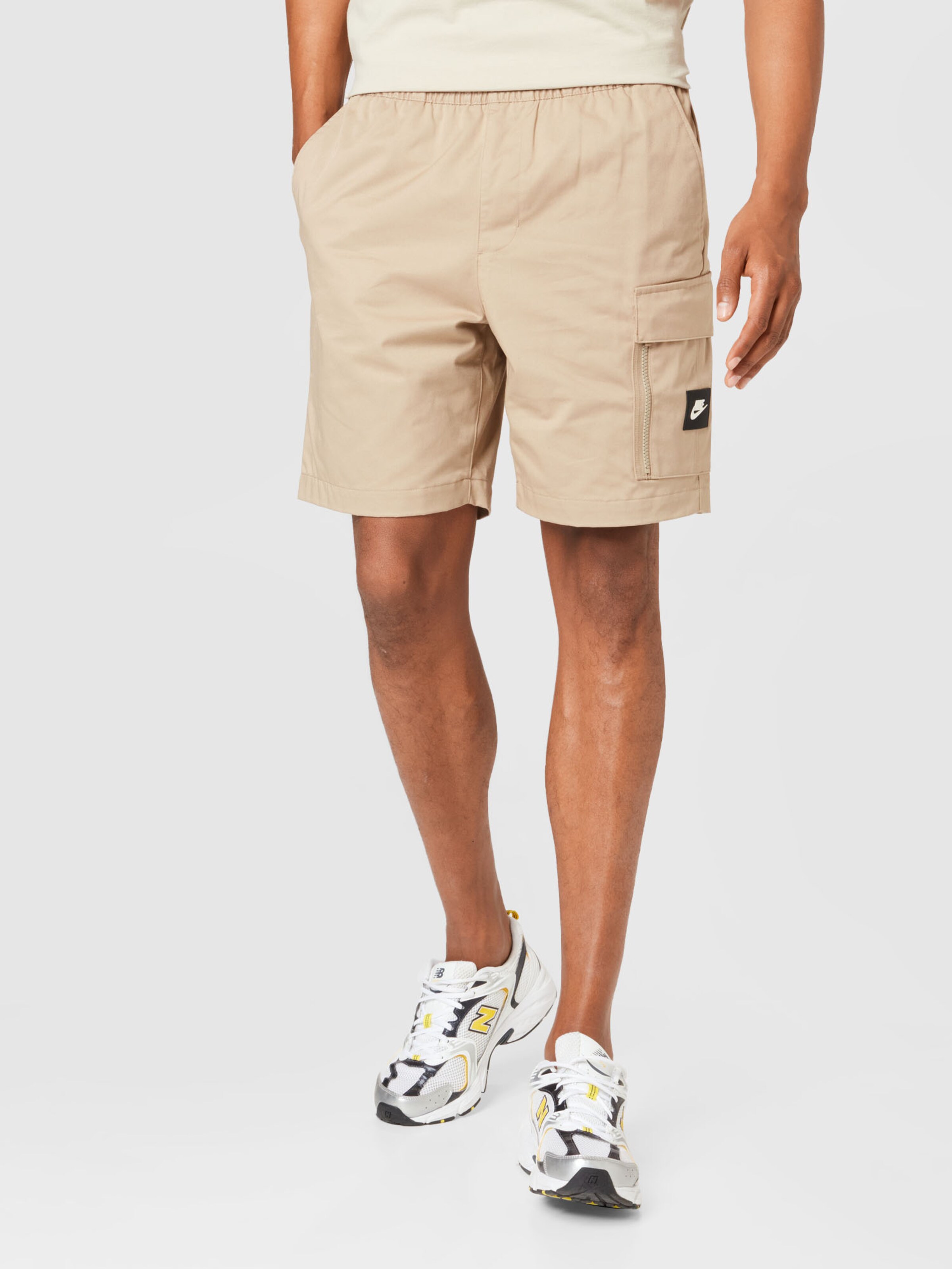 Männer Hosen Nike Sportswear Shorts in Khaki - LP77633