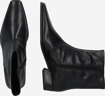VAGABOND SHOEMAKERS Ankle boots 'Nella' σε μαύρο