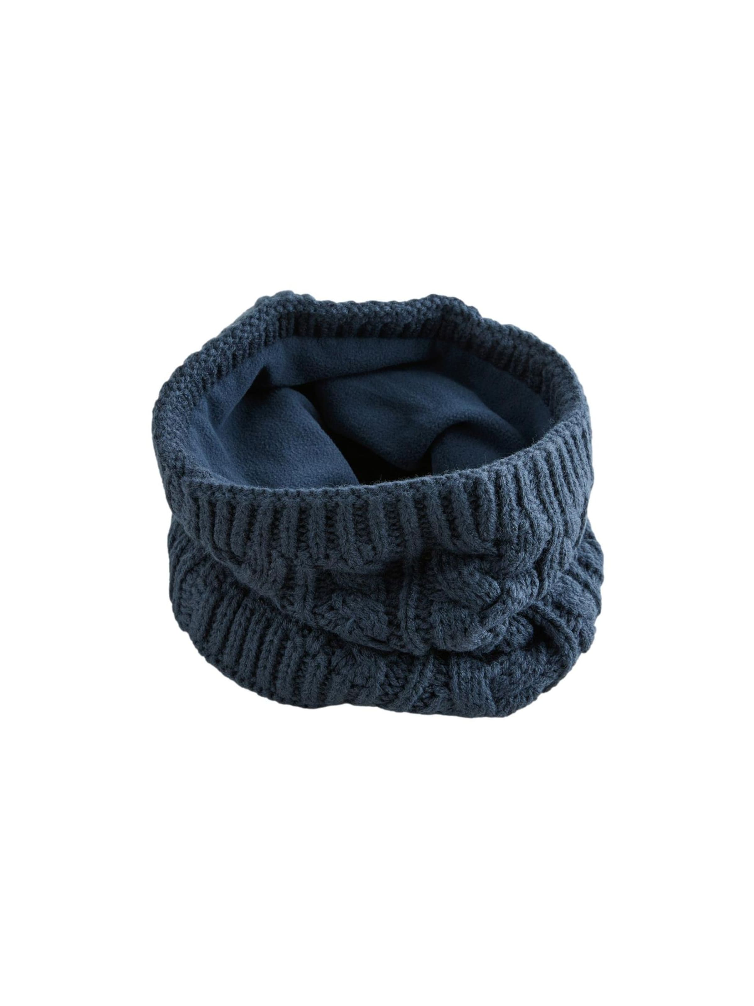 Next Sall, värv sinine: eest vaates