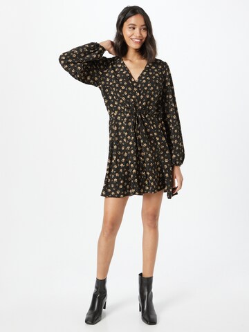 In The Style Shirt dress in Black