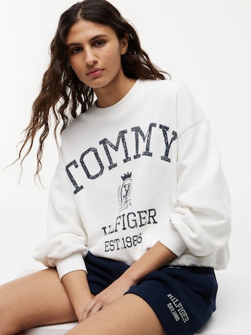 TOMMY HILFIGER Mikina 'Varsity' - Biela