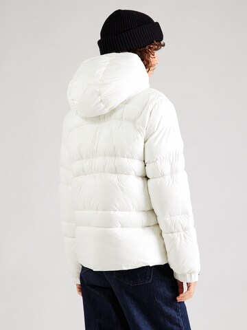 Tommy Jeans - Chaqueta de invierno en blanco
