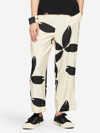 Masai Pants in Cream / Black, View model