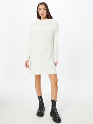 Robe 'Flinka' VILA en blanc