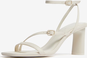 Bershka Sandals in White: front