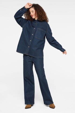 SENSES.THE LABEL Blusenjacke im Raw Denim Look in Blau