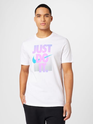 Tricou de la Nike Sportswear pe alb: față