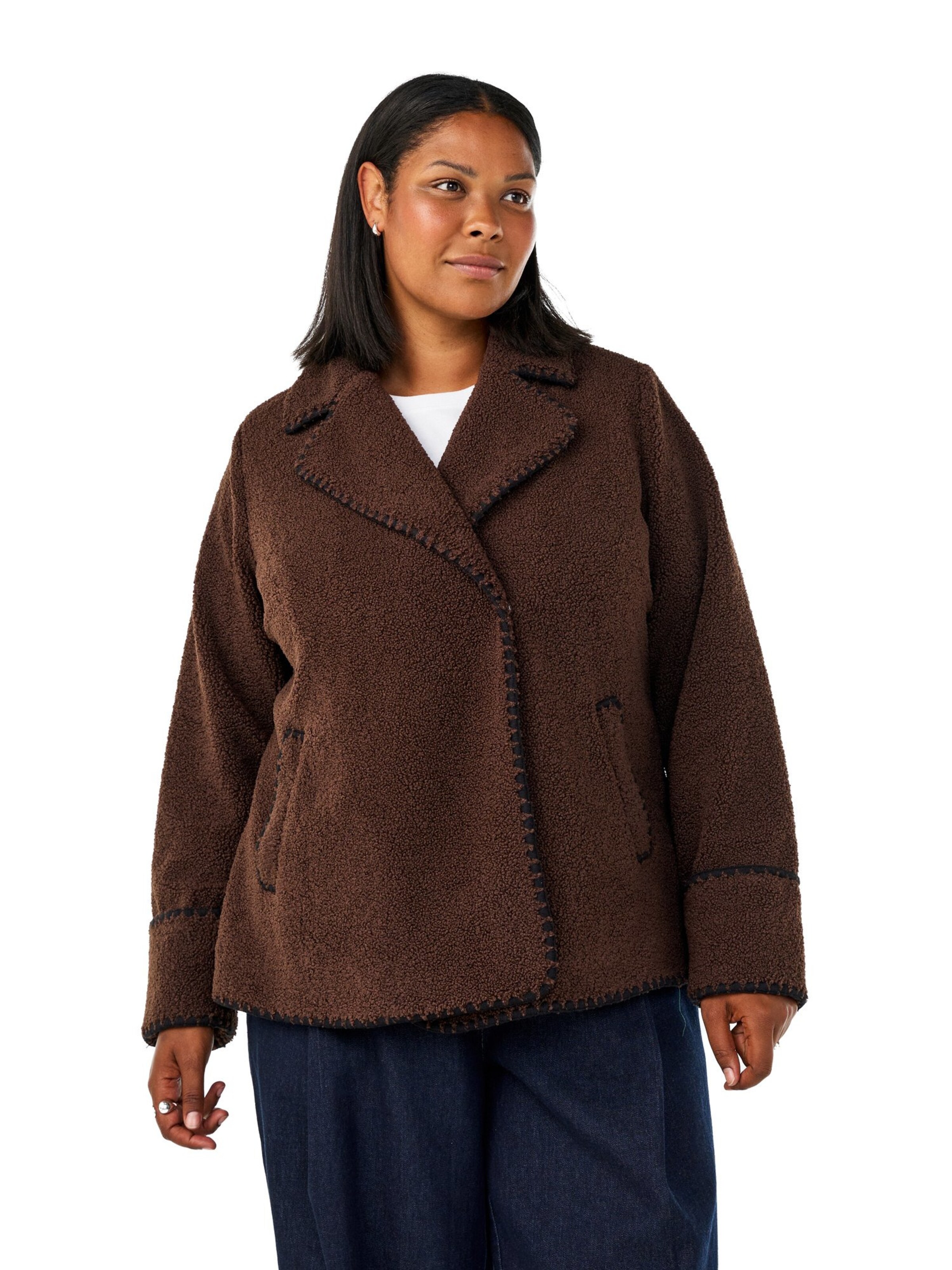 Veste d’hiver 'MTEA' Zizzi en marron : devant