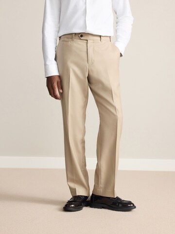 Next Обычный Плиссированные брюки 'Motion Flex' в Бежевый: спереди