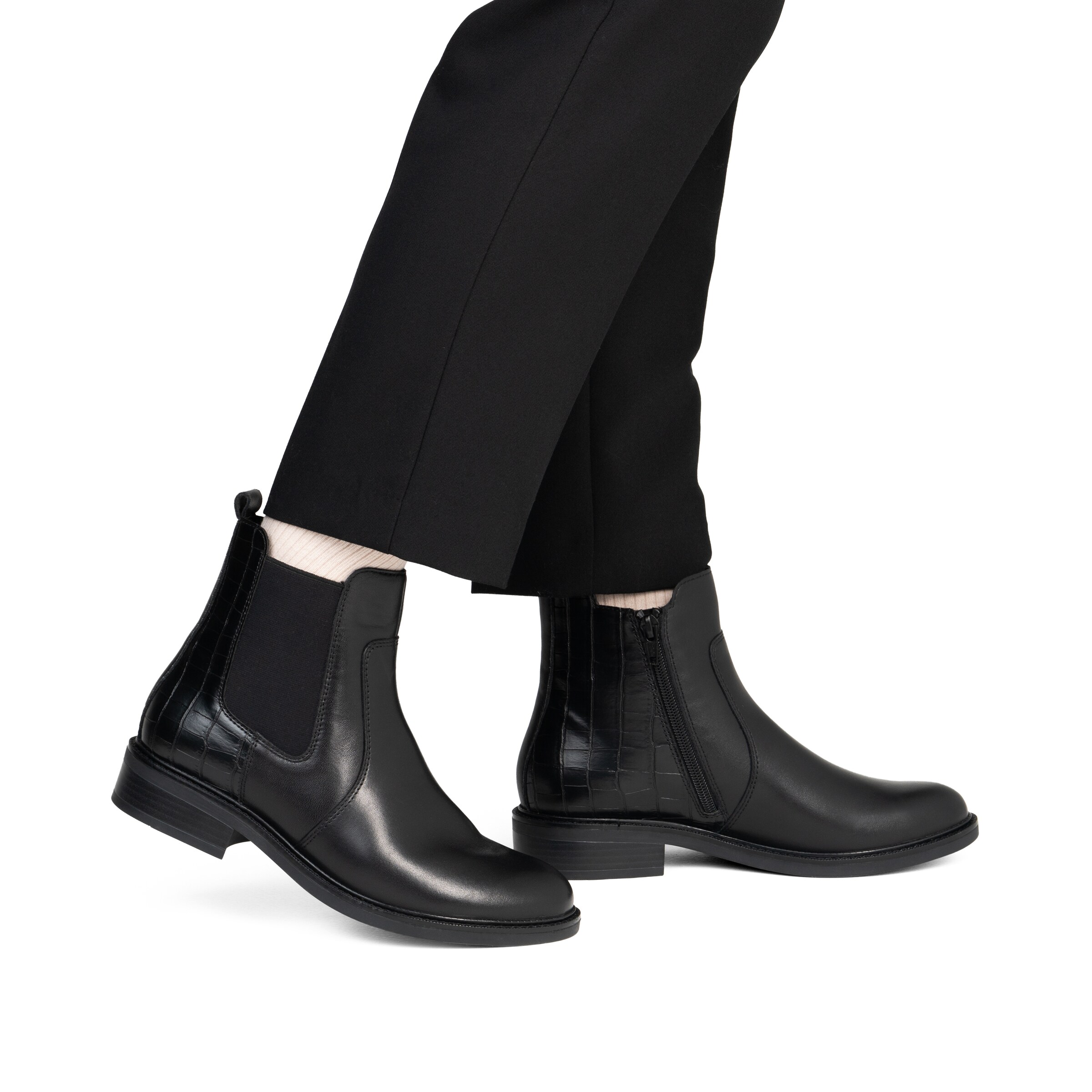 REMONTE Ankle Boots in Black