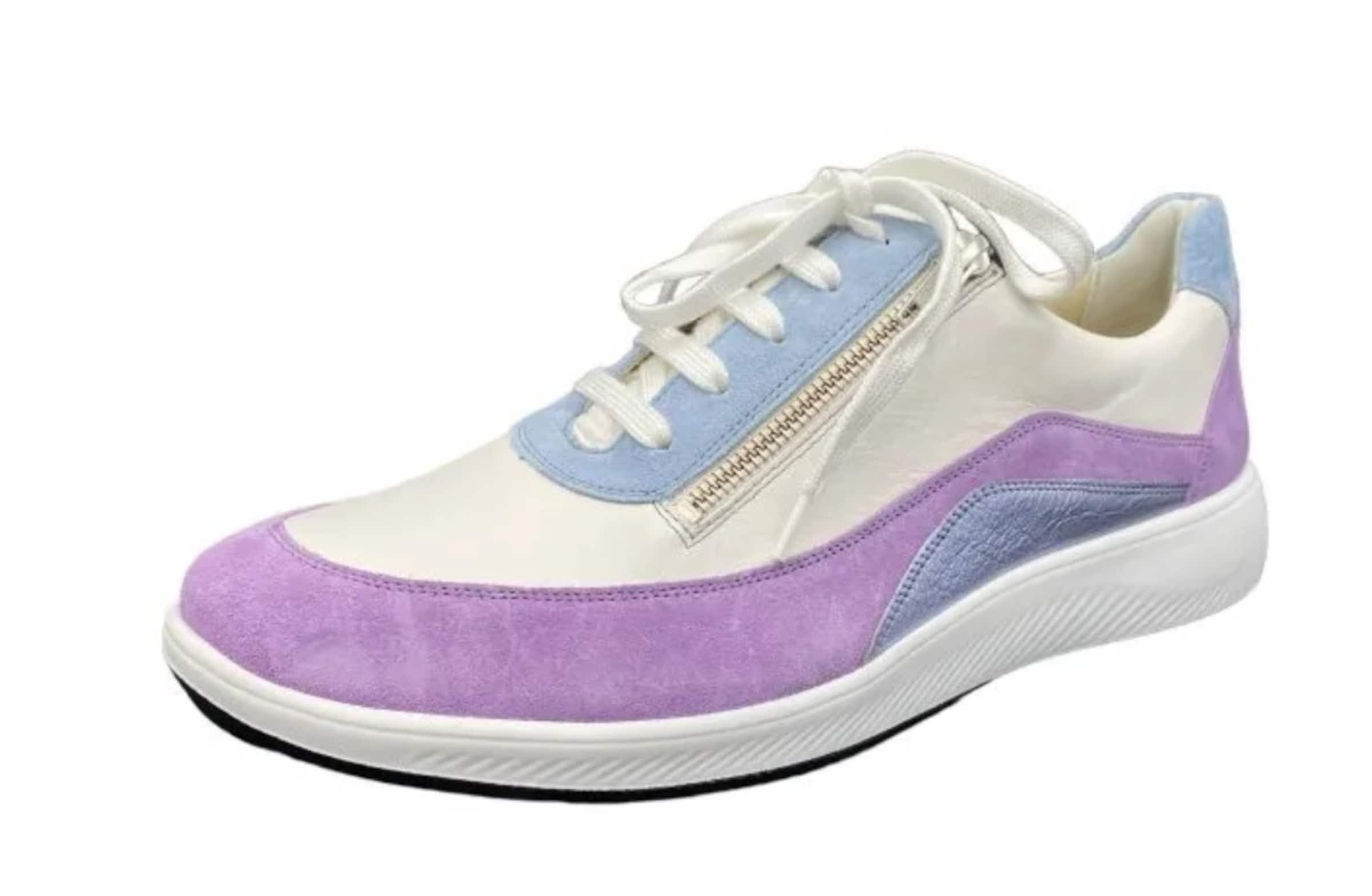 SOLIDUS Sneakers in Purple: front