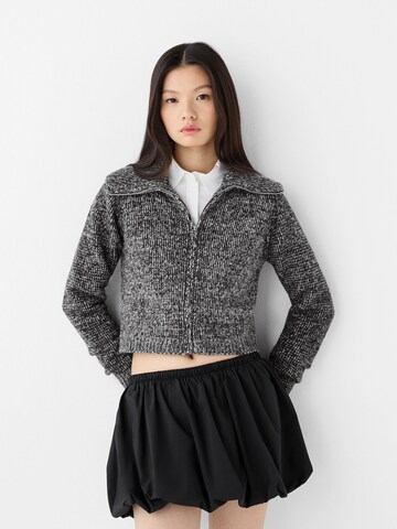 Giacchetta di Bershka in grigio: frontale