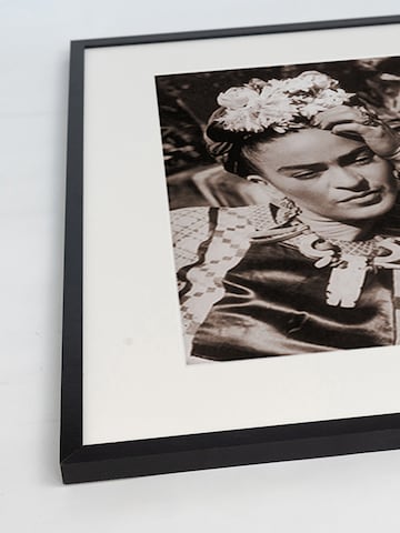 Liv Corday Bild in Schwarz