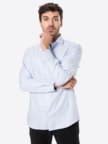 Coupe regular Chemise business ETERNA en bleu : devant