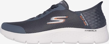 Baskets basses SKECHERS en gris : devant