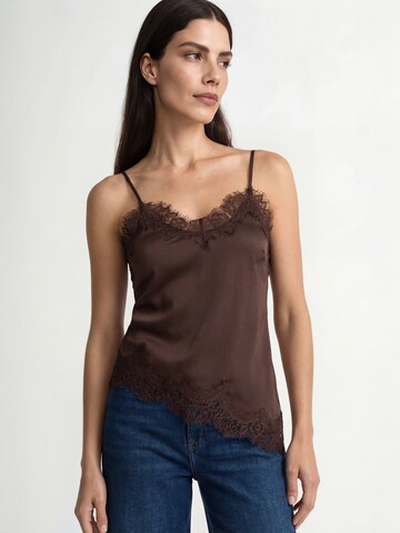 Rich & Royal Top in Bruin: voorkant