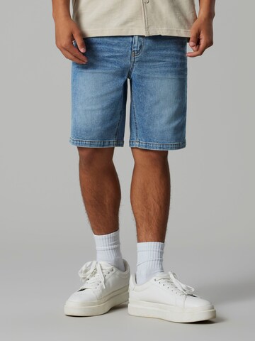 LMTD Regular Jeans in Blue: front