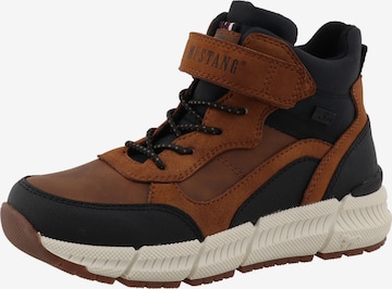 Bottes 'Enzo' MUSTANG en marron : devant