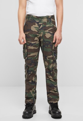 Brandit Slim fit Cargo Pants in Green: front