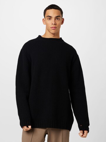 Han Kjøbenhavn Пуловер в черно: отпред