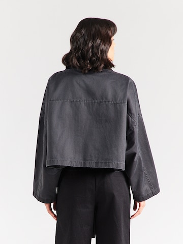 DRYKORN Tussenjas 'MARSTOW' in Blauw