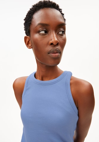 Haut 'KANITAA' ARMEDANGELS en bleu