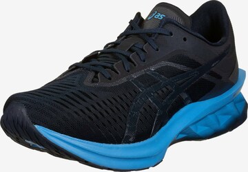 ASICS Laufschuh 'Novablast Road' in Blau: predná strana