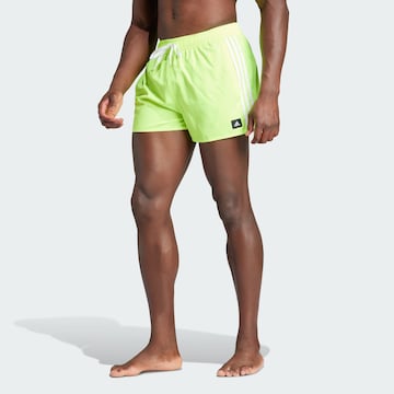 Pantaloncini sportivi da bagno di ADIDAS SPORTSWEAR in verde: frontale