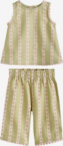 Next Set in Green: front