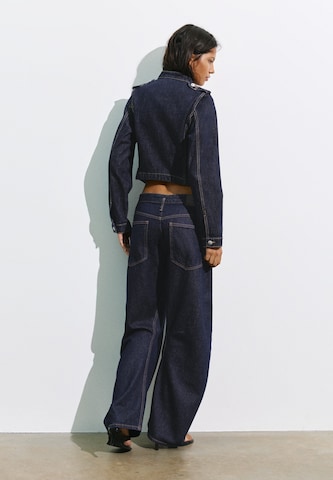Geacă de primăvară-toamnă de la Pull&Bear pe albastru
