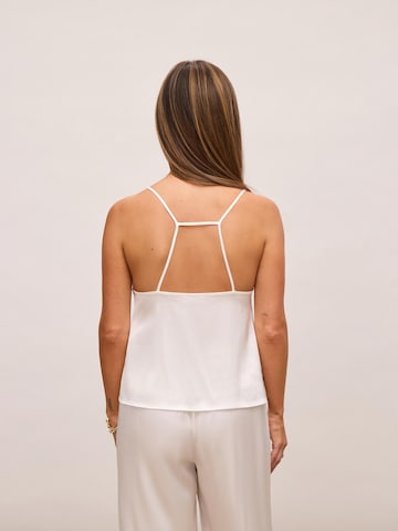 noar studios Топ в бяло